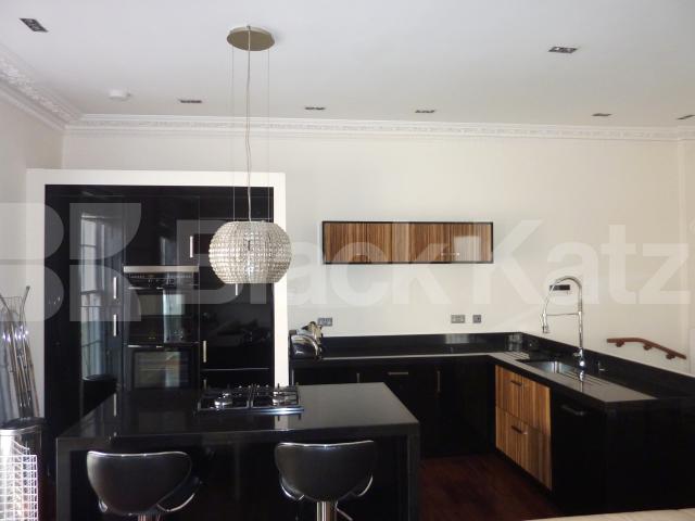 			REGENTS PARK, 2 Bedroom, 1 bath, 1 reception Flat			 Albany Street, REGENTS PARK